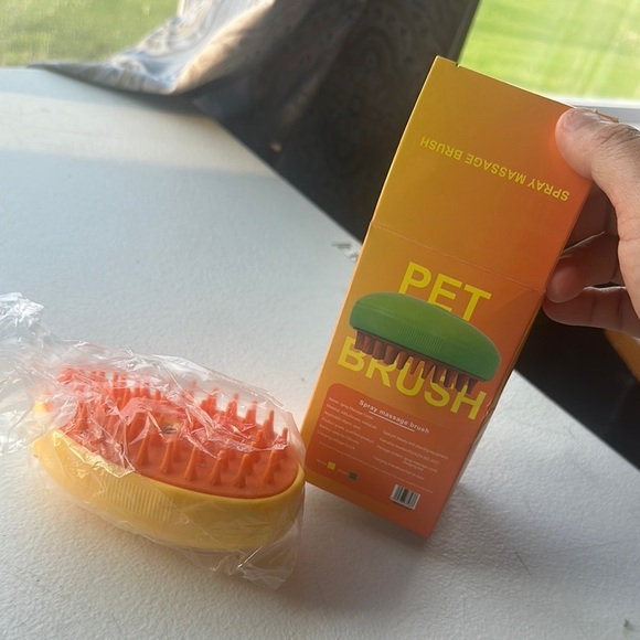 Orange and Yellow Pet Brush - Picture 4 of 4